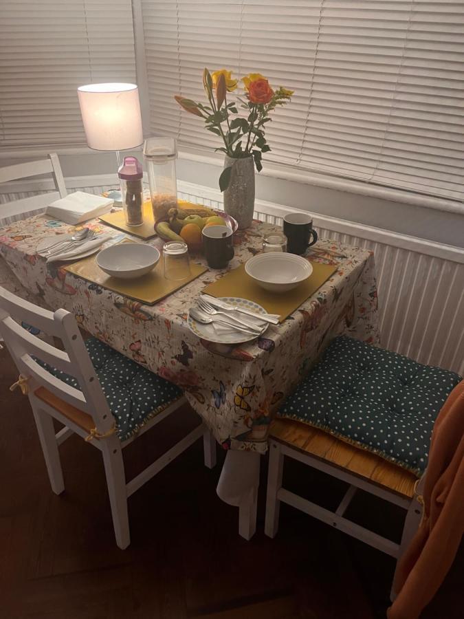 Home From Home Cosy B&B ロンドン エクステリア 写真