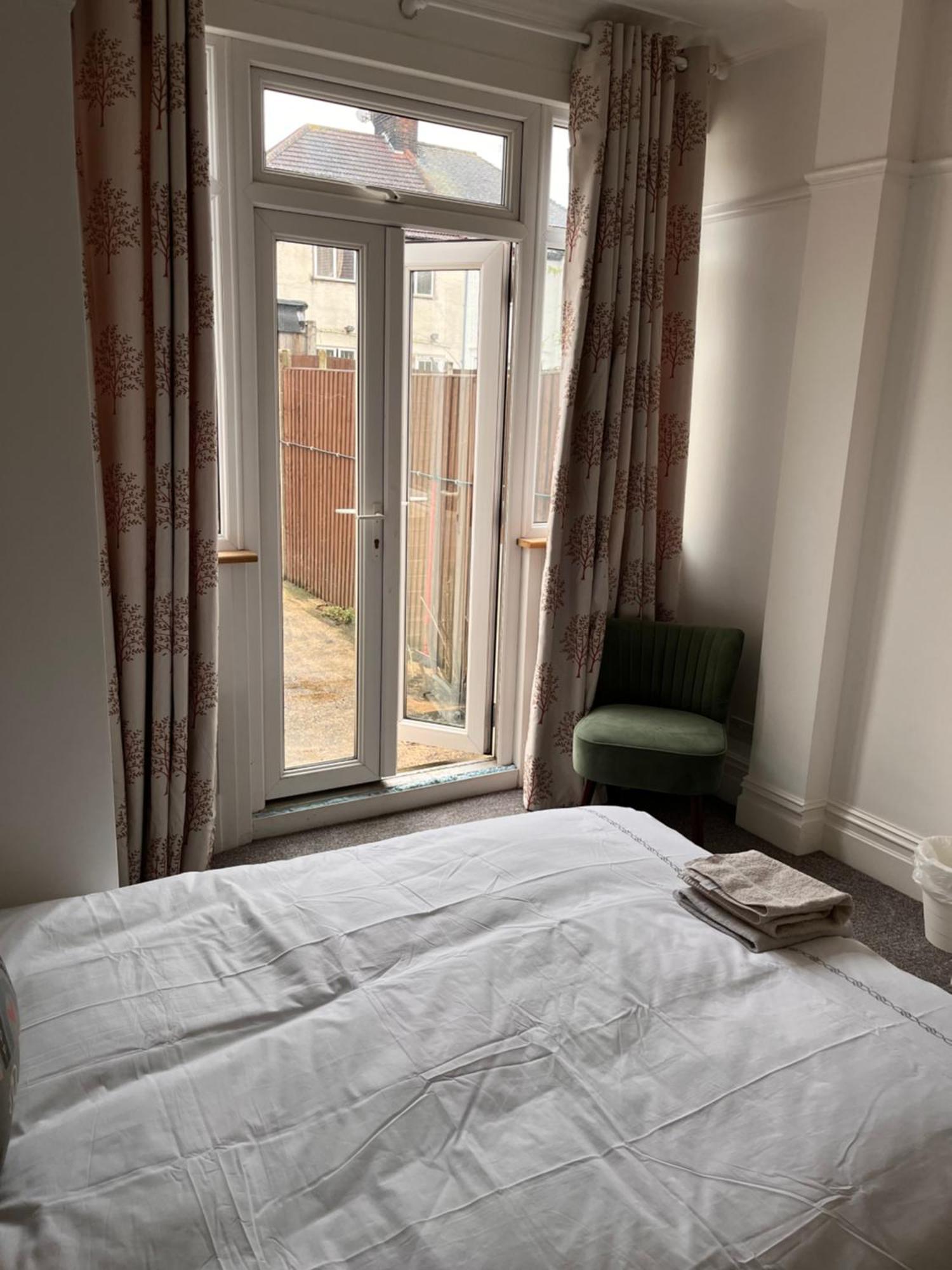 Home From Home Cosy B&B ロンドン エクステリア 写真